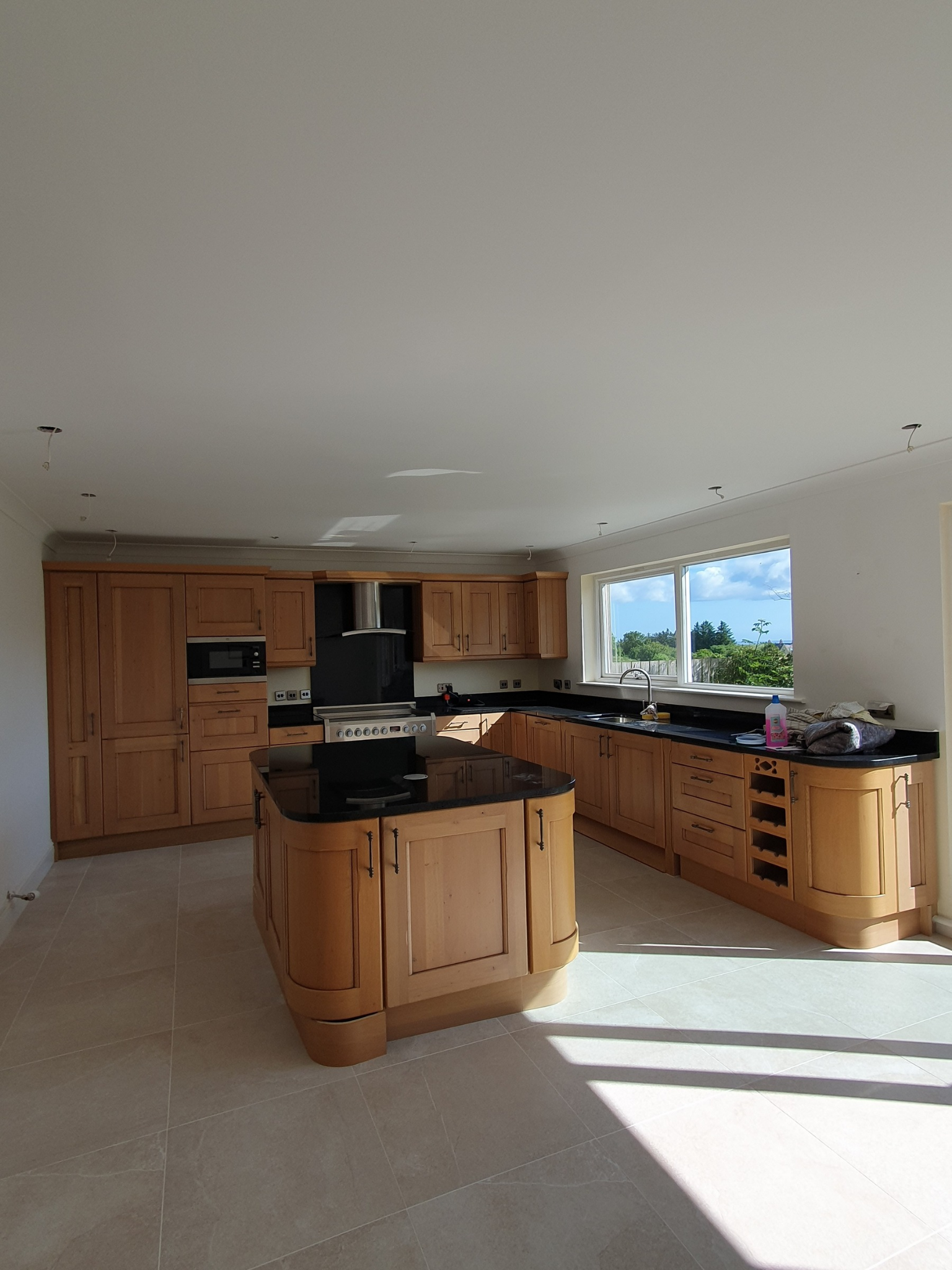 Kitchen before Fresh Finishes transformation